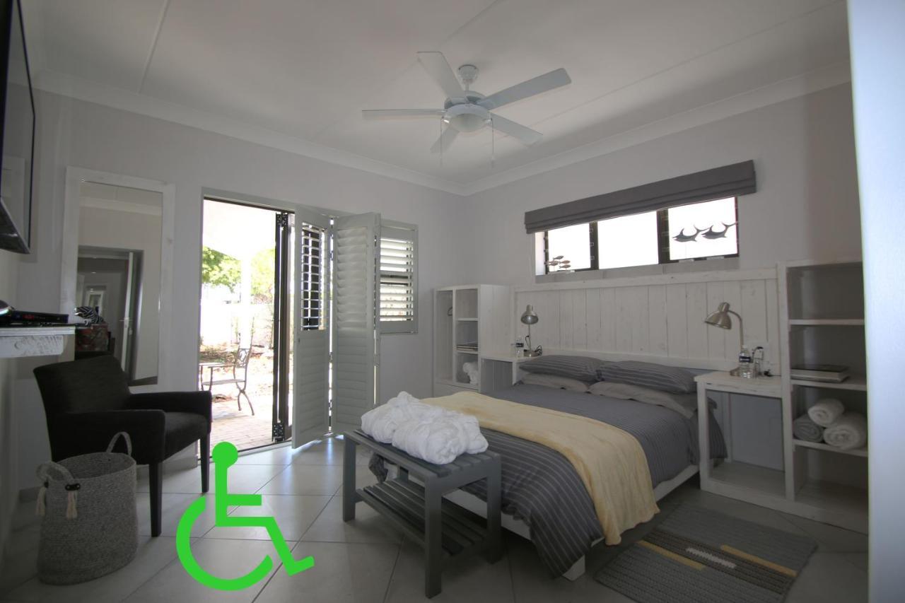 Albatross Guesthouse Langebaan Eksteriør billede